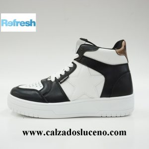 Refresh Bota Deportiva Mujer Negra y Blanca